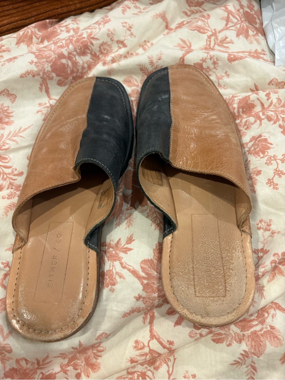 Either / Or Two-Tone Leather Slide Mule in Tan and Black